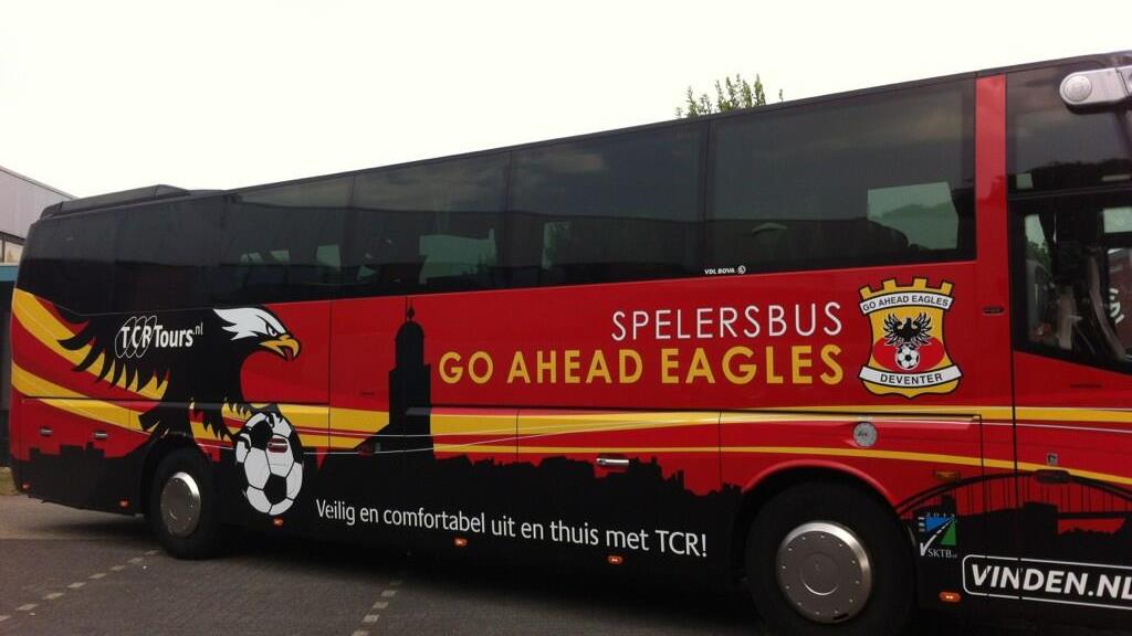 Nieuwe Spelersbus Voor GA Eagles