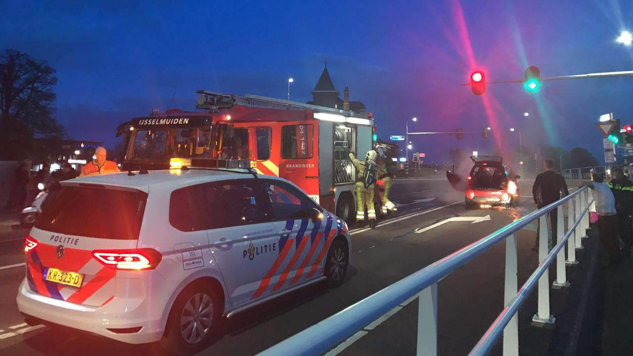 Brandweer rukt uit voor autobrand in Kampen