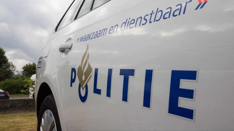 Auto's in Haaksbergen vernield, drie jongeren aangehouden - RTV Oost