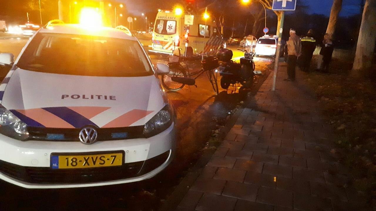 Scooterrijder gewond bij ongeval in Almelo.