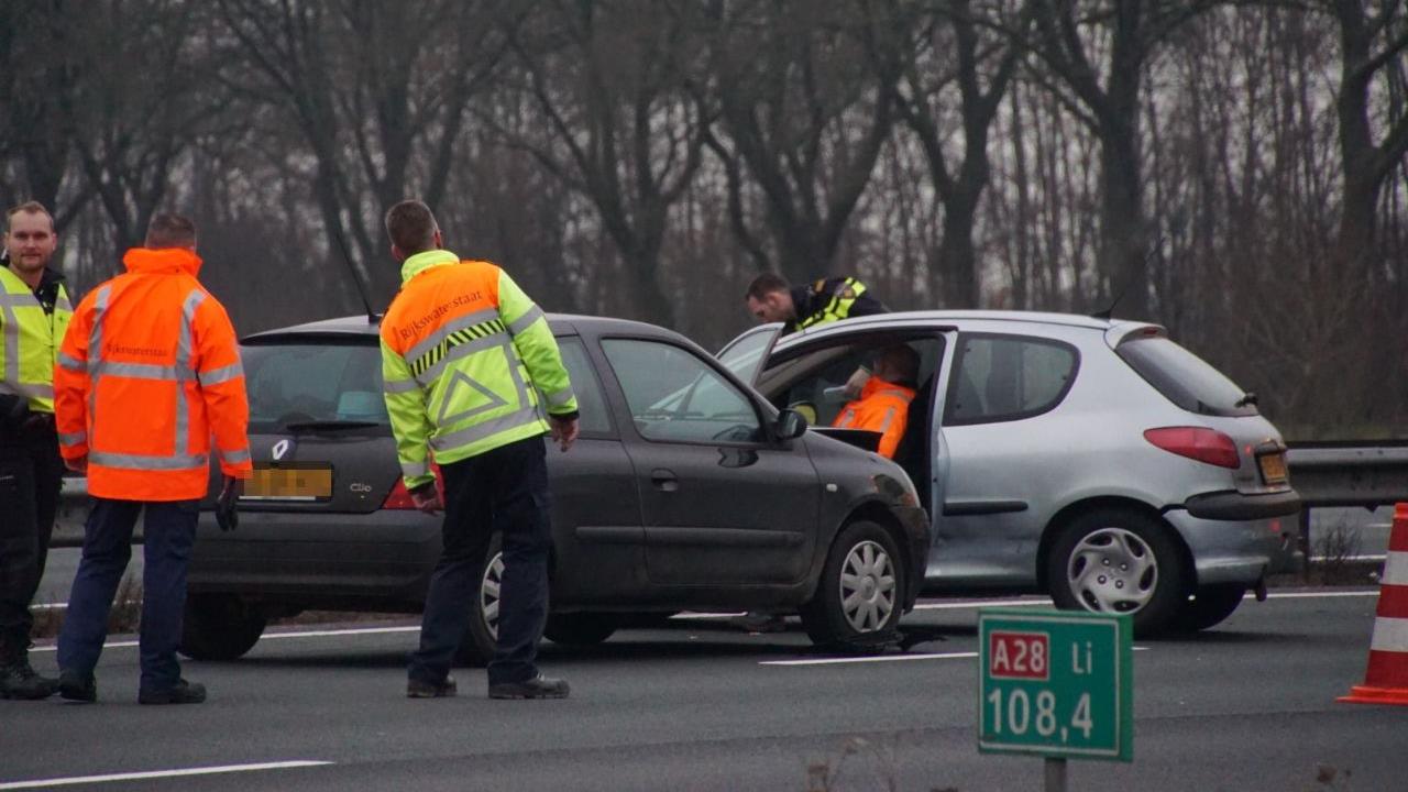 A4 richting Schiphol weer open na lange file vanwege groot ongeluk.