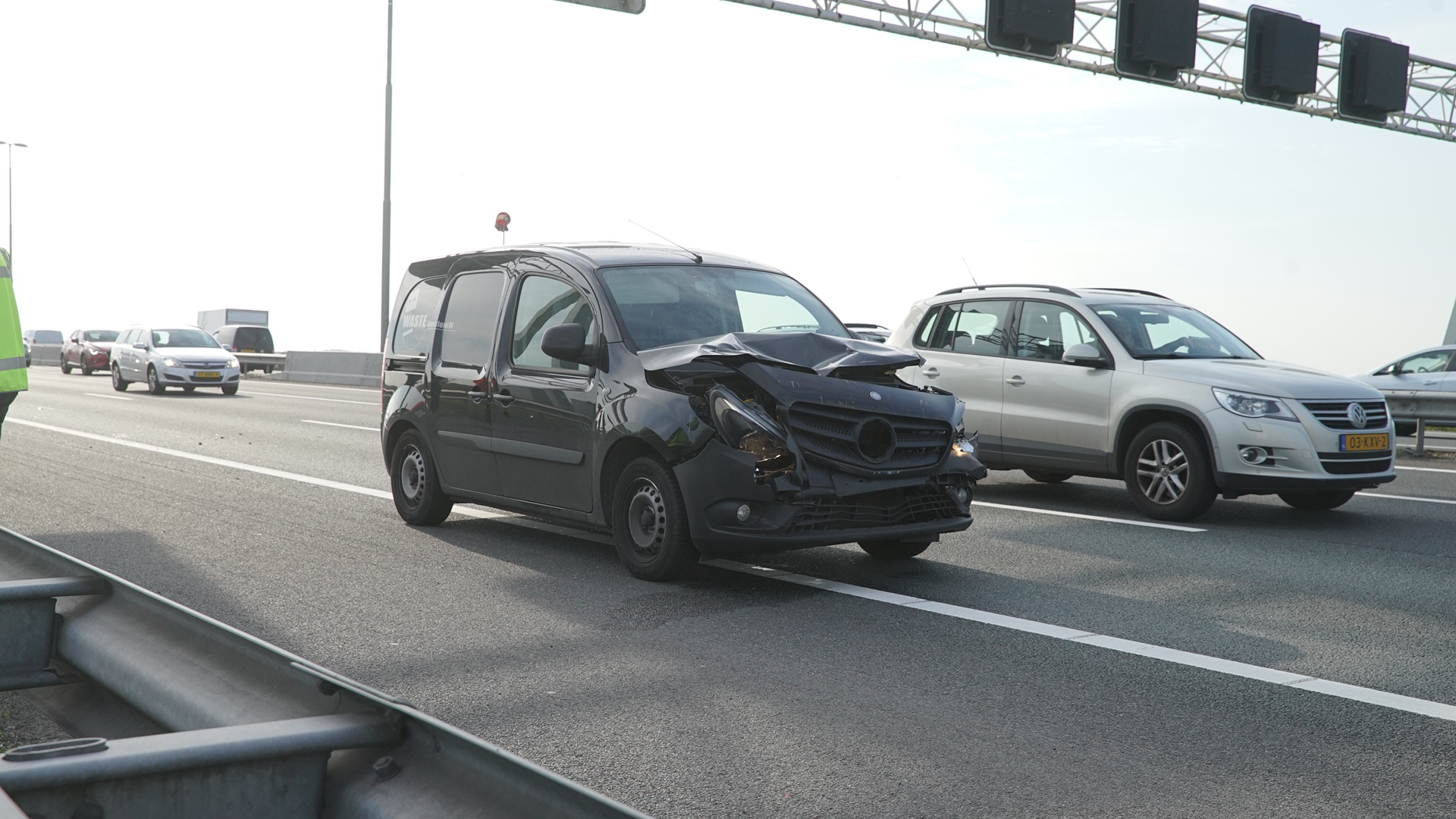 A1 bij Deventer weer vrij na ongeluk.